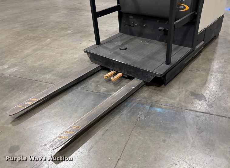 image for item EC8152 2017 Crown SP3520-30 order picker