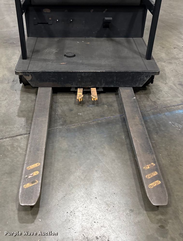 image for item EC8152 2017 Crown SP3520-30 order picker