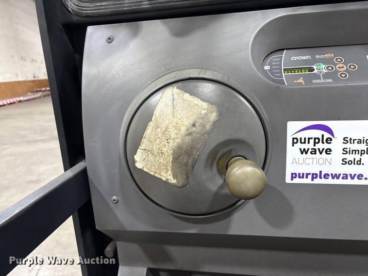 image for item EC8152 2017 Crown SP3520-30 order picker