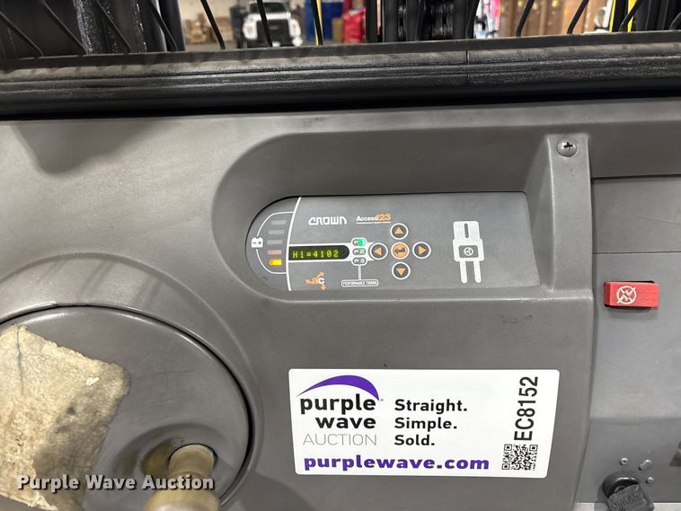 image for item EC8152 2017 Crown SP3520-30 order picker