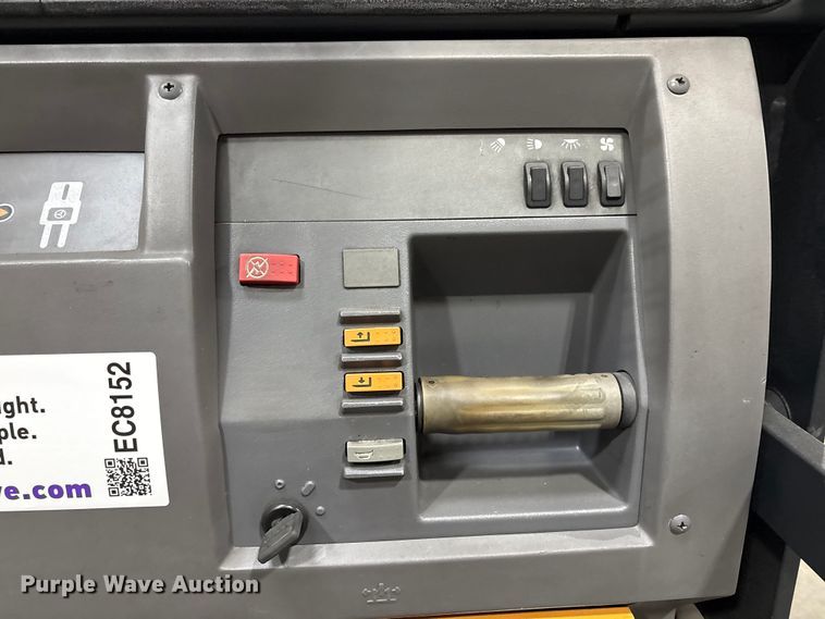 image for item EC8152 2017 Crown SP3520-30 order picker