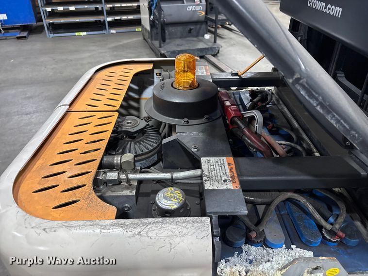 image for item EC8152 2017 Crown SP3520-30 order picker