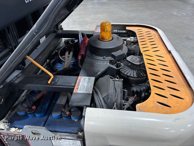 image for item EC8152 2017 Crown SP3520-30 order picker