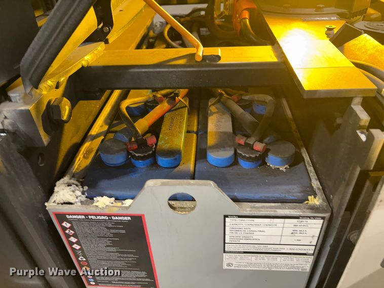 image for item EC8152 2017 Crown SP3520-30 order picker