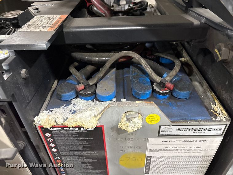 image for item EC8152 2017 Crown SP3520-30 order picker