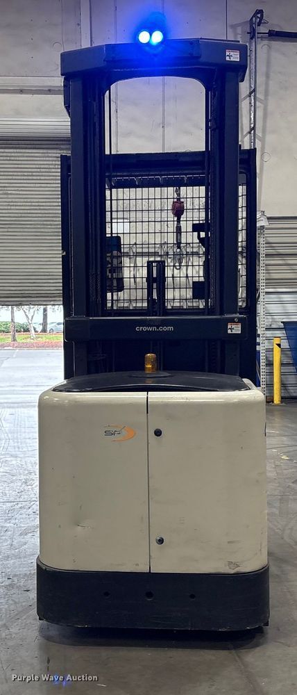 image for item EC8153 2017 Crown SP3520-30 order picker