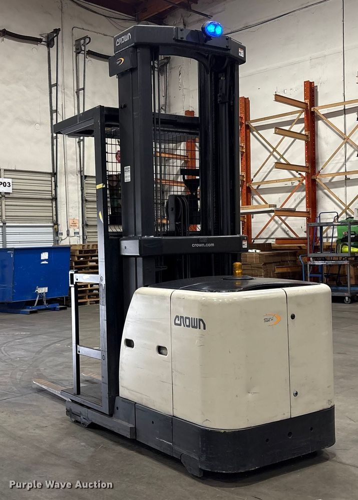 image for item EC8153 2017 Crown SP3520-30 order picker