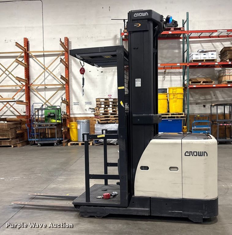 image for item EC8153 2017 Crown SP3520-30 order picker