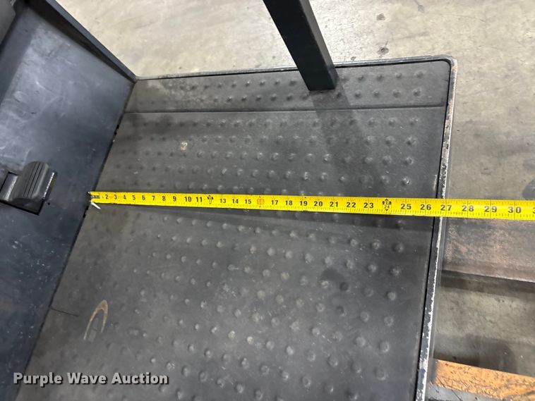 image for item EC8153 2017 Crown SP3520-30 order picker