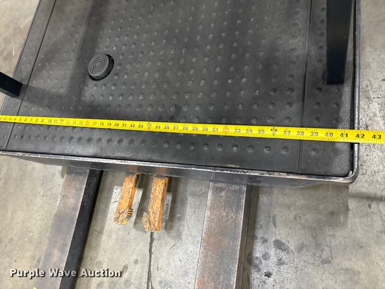 image for item EC8153 2017 Crown SP3520-30 order picker