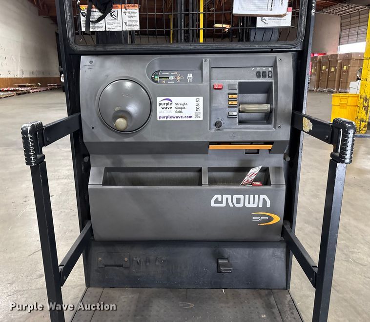 image for item EC8153 2017 Crown SP3520-30 order picker