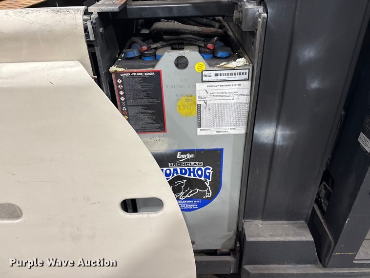 image for item EC8153 2017 Crown SP3520-30 order picker