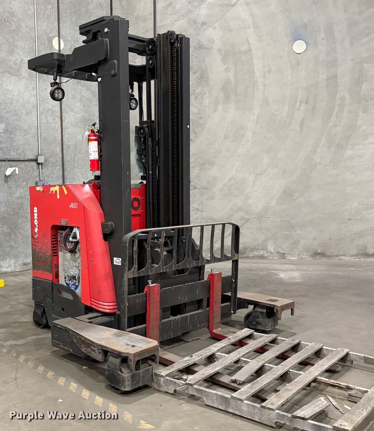 image for item EC8154 2017 Raymond 7310 reach truck