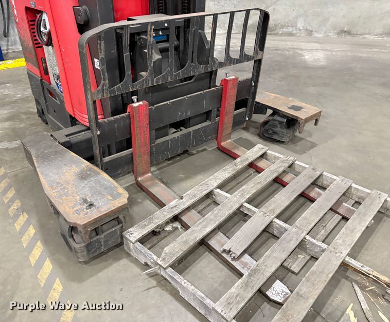 image for item EC8154 2017 Raymond 7310 reach truck