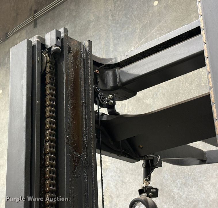 image for item EC8154 2017 Raymond 7310 reach truck