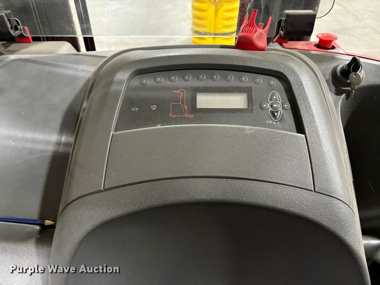 image for item EC8154 2017 Raymond 7310 reach truck