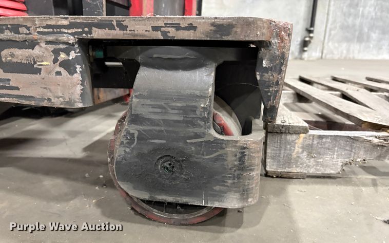 image for item EC8154 2017 Raymond 7310 reach truck