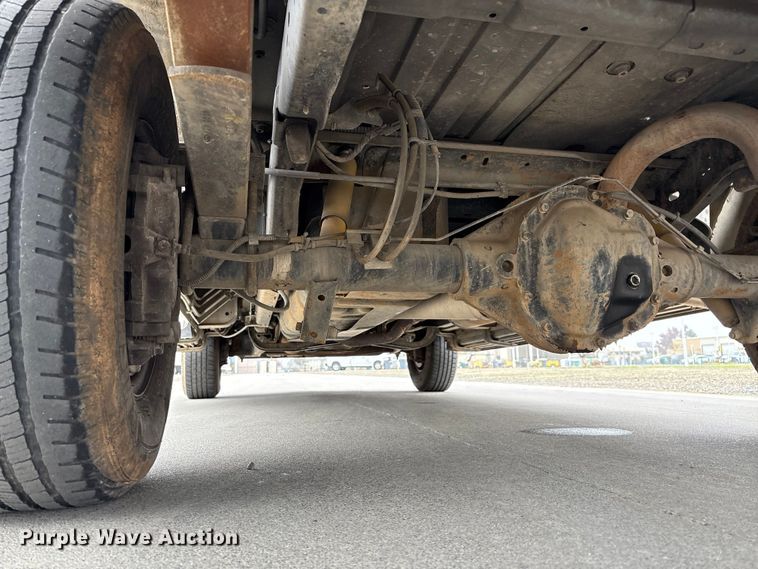 image for item EC8165 2012 Ford E350 Super Duty van