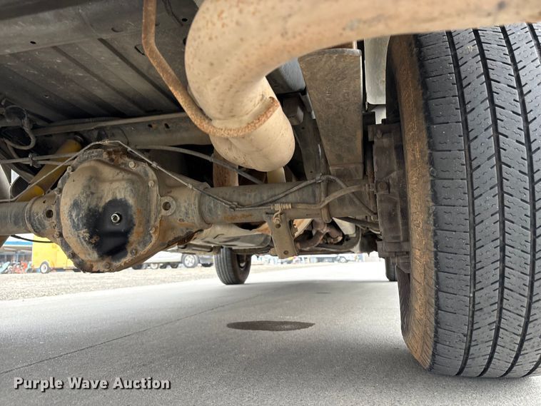 image for item EC8165 2012 Ford E350 Super Duty van