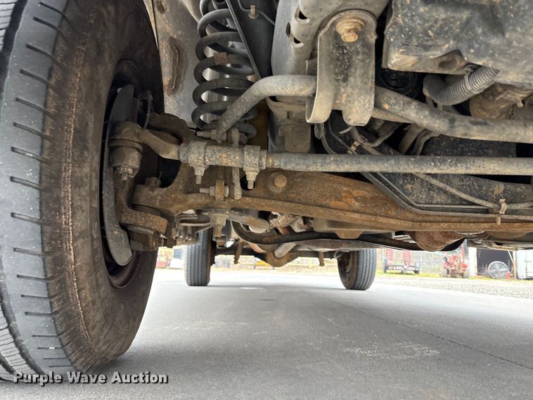 image for item EC8165 2012 Ford E350 Super Duty van