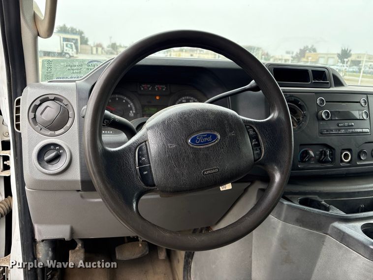 image for item EC8165 2012 Ford E350 Super Duty van