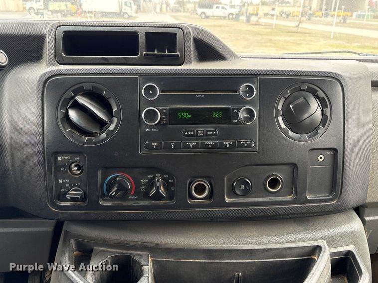 image for item EC8165 2012 Ford E350 Super Duty van