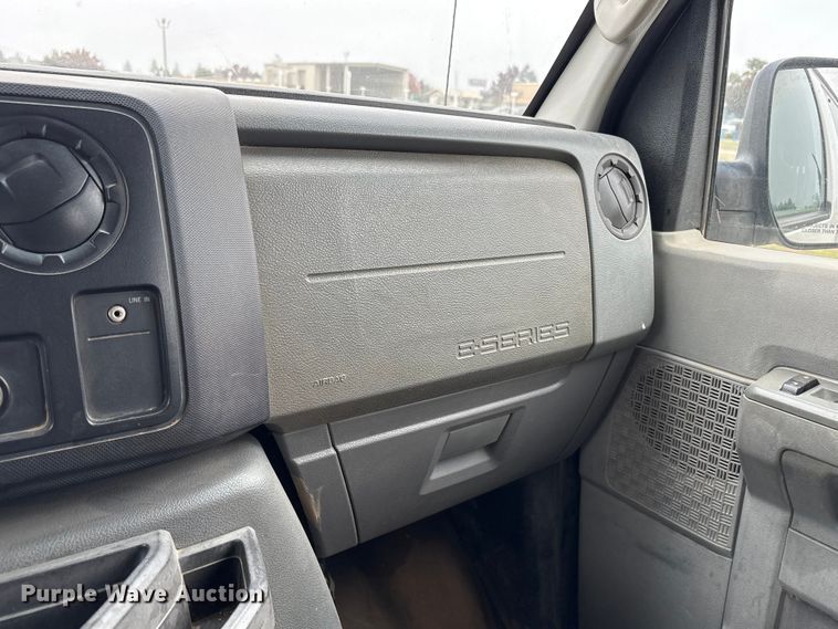 image for item EC8165 2012 Ford E350 Super Duty van