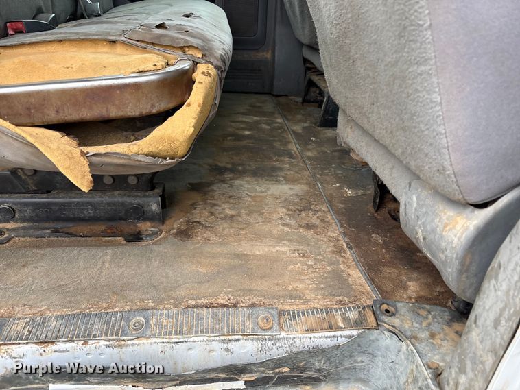 image for item EC8165 2012 Ford E350 Super Duty van