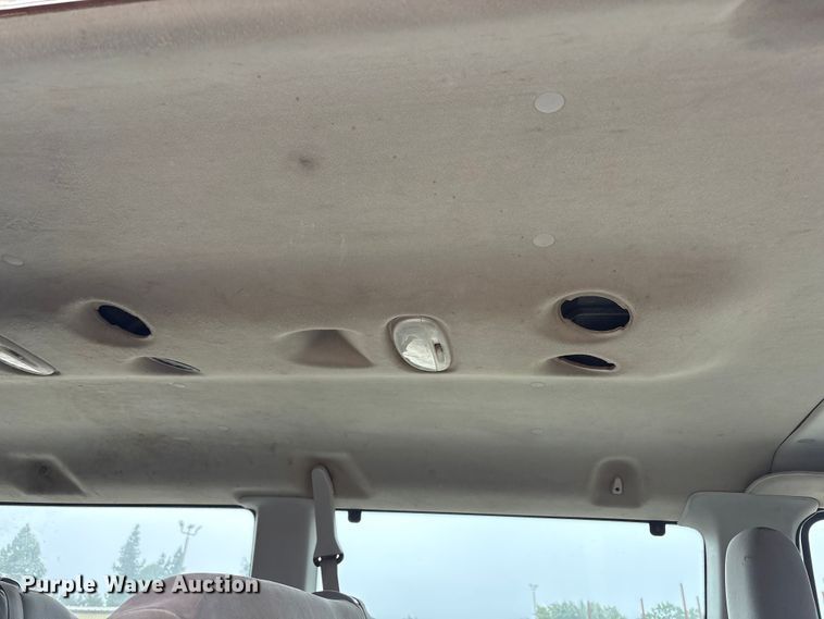 image for item EC8165 2012 Ford E350 Super Duty van