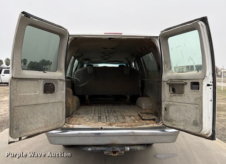 image for item EC8165 2012 Ford E350 Super Duty van