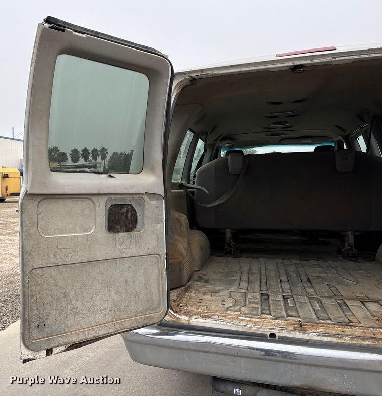 image for item EC8165 2012 Ford E350 Super Duty van
