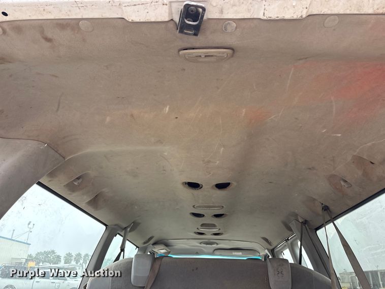 image for item EC8165 2012 Ford E350 Super Duty van