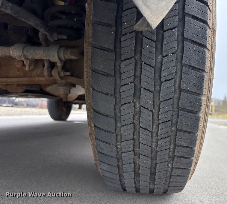 image for item EC8165 2012 Ford E350 Super Duty van