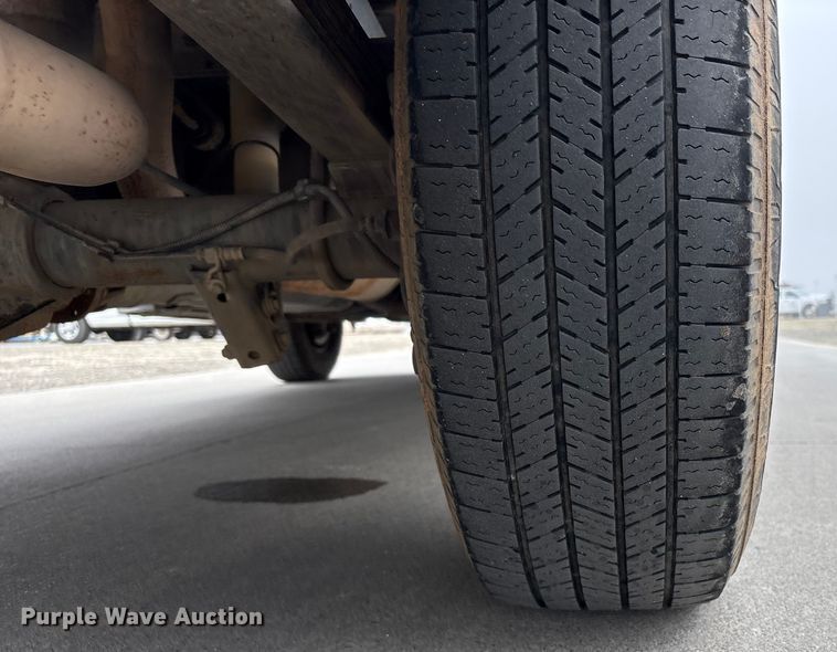 image for item EC8165 2012 Ford E350 Super Duty van