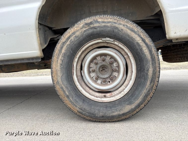 image for item EC8165 2012 Ford E350 Super Duty van