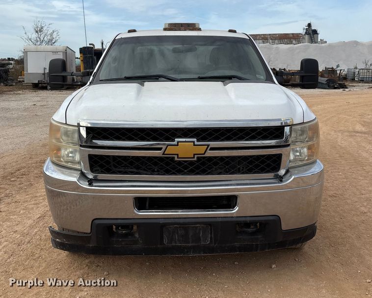 image for item ED2391 2014 Chevrolet Silverado 3500HD Crew Cab utility bed pickup truck