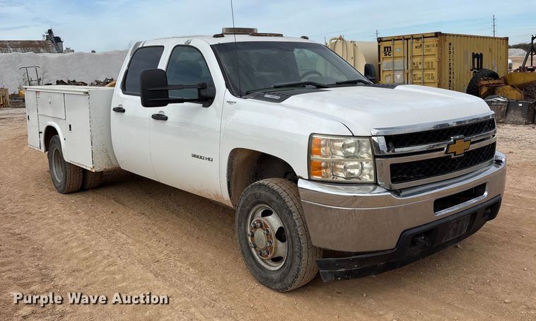 image for item ED2391 2014 Chevrolet Silverado 3500HD Crew Cab utility bed pickup truck