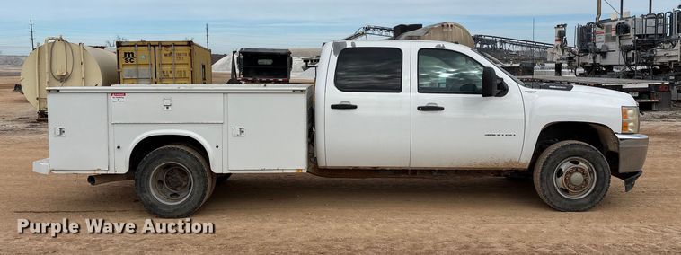 image for item ED2391 2014 Chevrolet Silverado 3500HD Crew Cab utility bed pickup truck