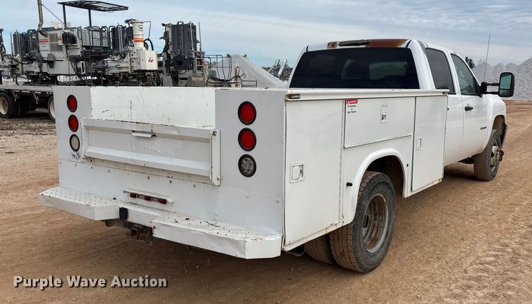 image for item ED2391 2014 Chevrolet Silverado 3500HD Crew Cab utility bed pickup truck