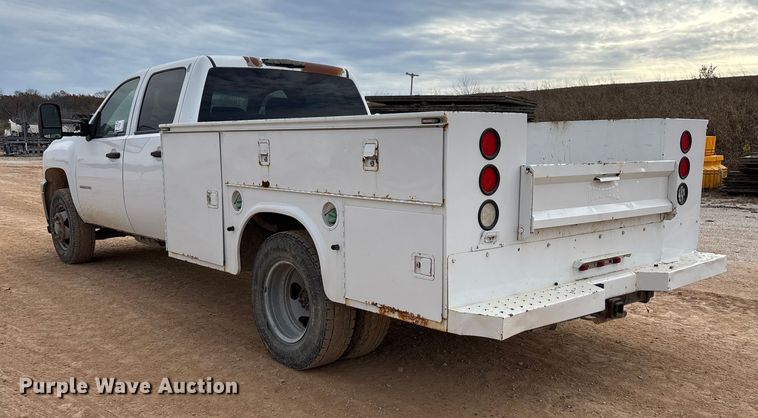 image for item ED2391 2014 Chevrolet Silverado 3500HD Crew Cab utility bed pickup truck
