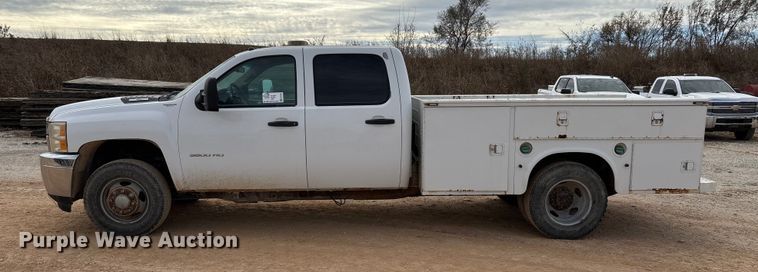 image for item ED2391 2014 Chevrolet Silverado 3500HD Crew Cab utility bed pickup truck