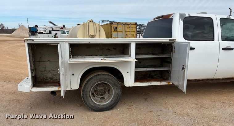 image for item ED2391 2014 Chevrolet Silverado 3500HD Crew Cab utility bed pickup truck