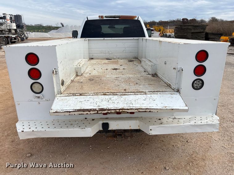 image for item ED2391 2014 Chevrolet Silverado 3500HD Crew Cab utility bed pickup truck