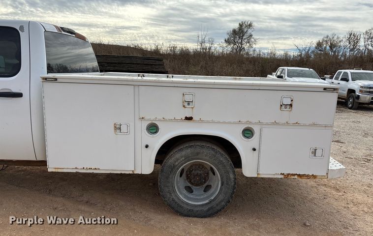 image for item ED2391 2014 Chevrolet Silverado 3500HD Crew Cab utility bed pickup truck