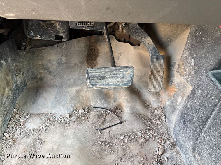 image for item ED2391 2014 Chevrolet Silverado 3500HD Crew Cab utility bed pickup truck