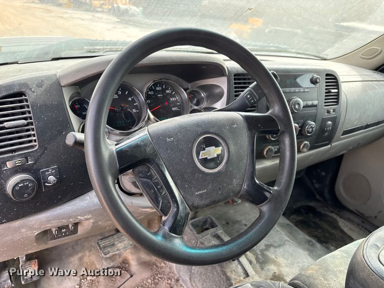 image for item ED2391 2014 Chevrolet Silverado 3500HD Crew Cab utility bed pickup truck