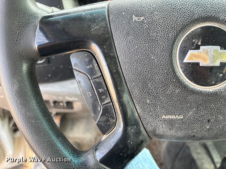 image for item ED2391 2014 Chevrolet Silverado 3500HD Crew Cab utility bed pickup truck