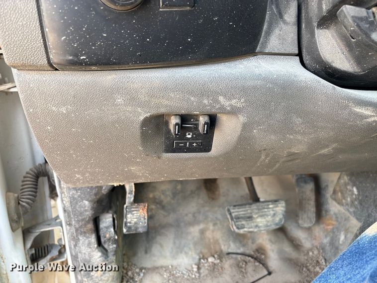 image for item ED2391 2014 Chevrolet Silverado 3500HD Crew Cab utility bed pickup truck