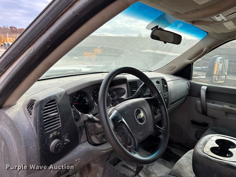 image for item ED2391 2014 Chevrolet Silverado 3500HD Crew Cab utility bed pickup truck