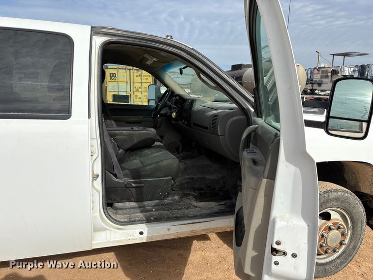 image for item ED2391 2014 Chevrolet Silverado 3500HD Crew Cab utility bed pickup truck